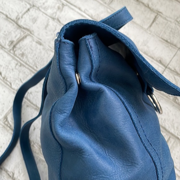 Roots Backpack - Picture 5 of 12